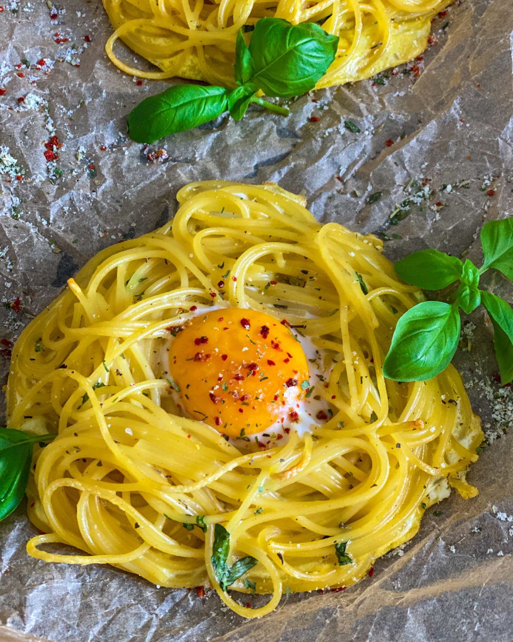 Spaghetti Nester mit Ei (schnelles Rezept)