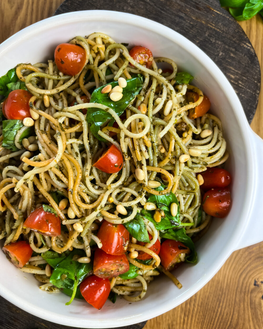 Spaghetti Salat mit Pesto (schnelles Rezept)